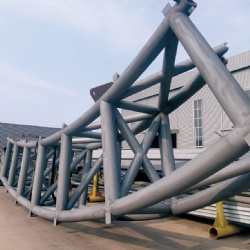 CURVED PIPE TRUSS STRUCTURE